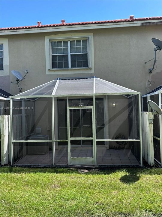 待售: $470,000 (2 贝兹, 2 浴室, 1131 平方英尺)