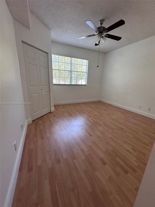 待售: $470,000 (2 贝兹, 2 浴室, 1131 平方英尺)