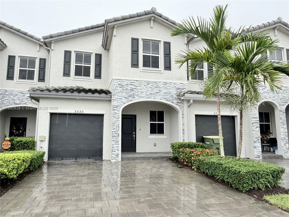 出租: $2,600 (3 贝兹, 2 浴室, 1695 平方英尺)