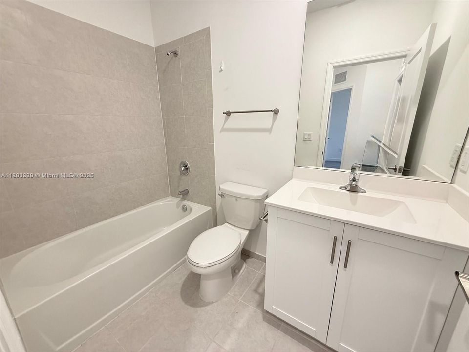 出租: $2,600 (3 贝兹, 2 浴室, 1695 平方英尺)