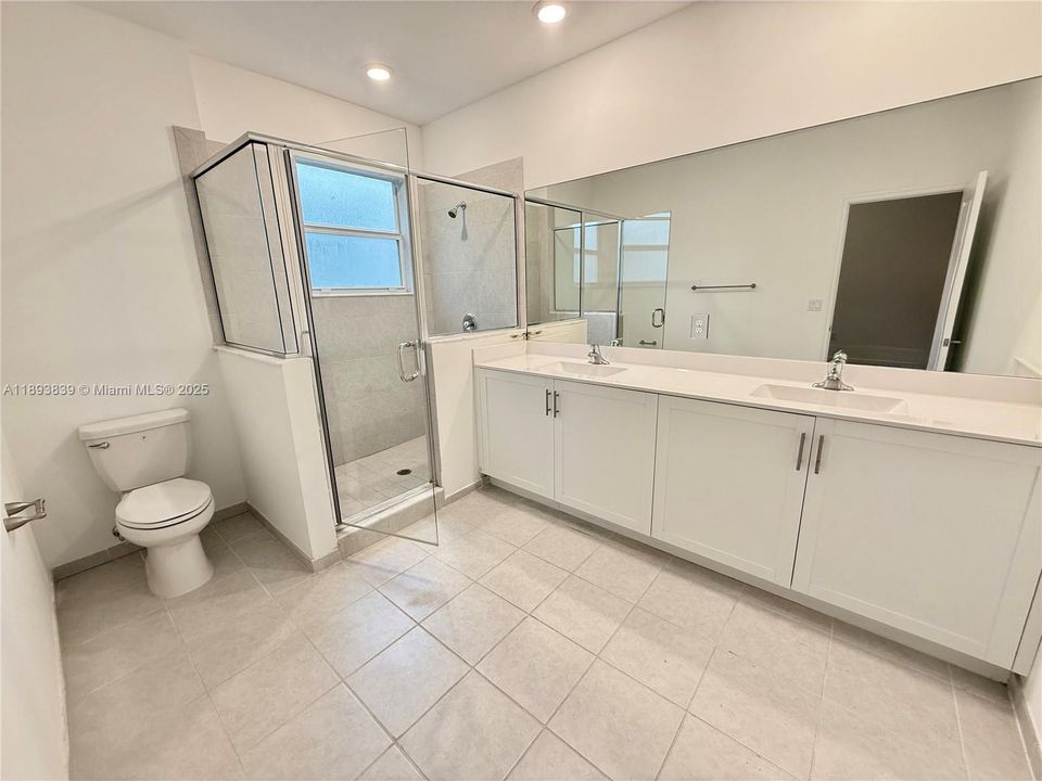 出租: $2,600 (3 贝兹, 2 浴室, 1695 平方英尺)