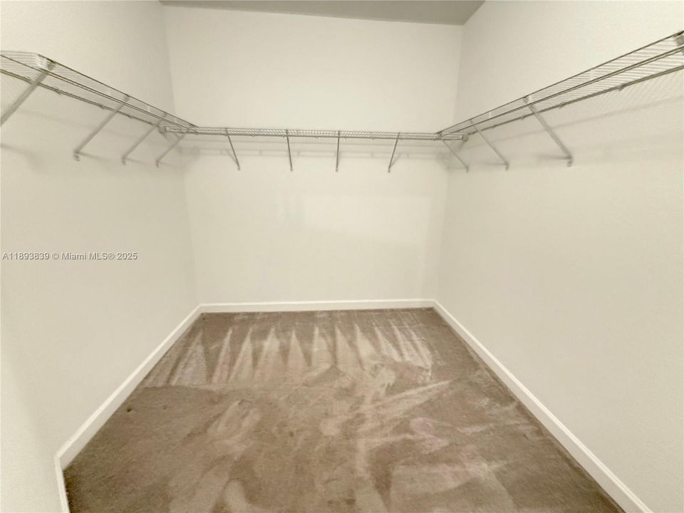 出租: $2,600 (3 贝兹, 2 浴室, 1695 平方英尺)