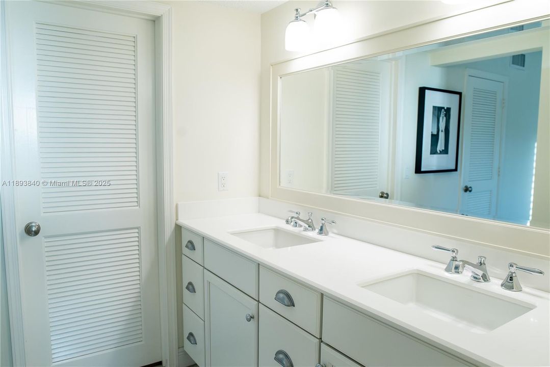 For Sale: $750,000 (2 beds, 2 baths, 1818 Square Feet)