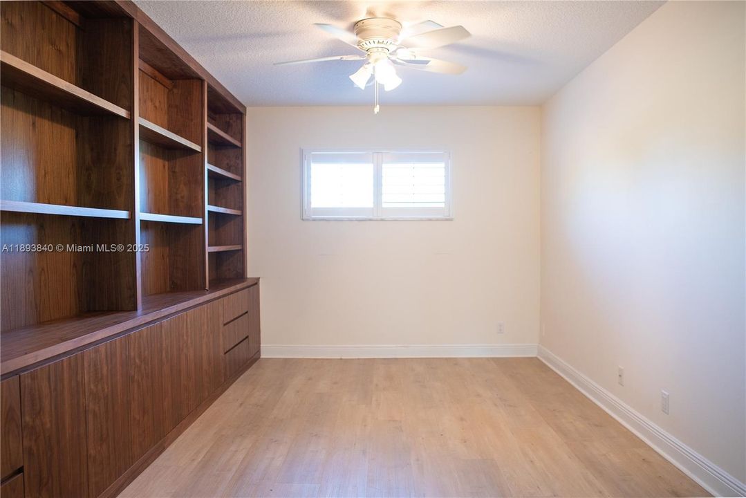 For Sale: $750,000 (2 beds, 2 baths, 1818 Square Feet)