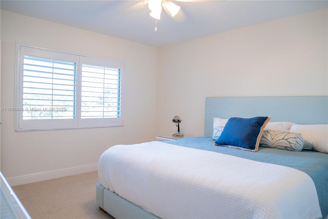 For Sale: $750,000 (2 beds, 2 baths, 1818 Square Feet)