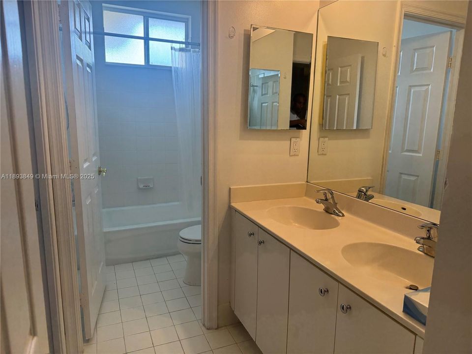 待售: $360,000 (2 贝兹, 2 浴室, 1574 平方英尺)