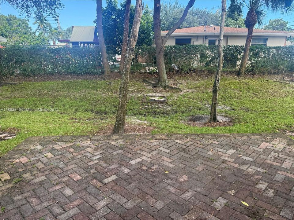 待售: $360,000 (2 贝兹, 2 浴室, 1574 平方英尺)