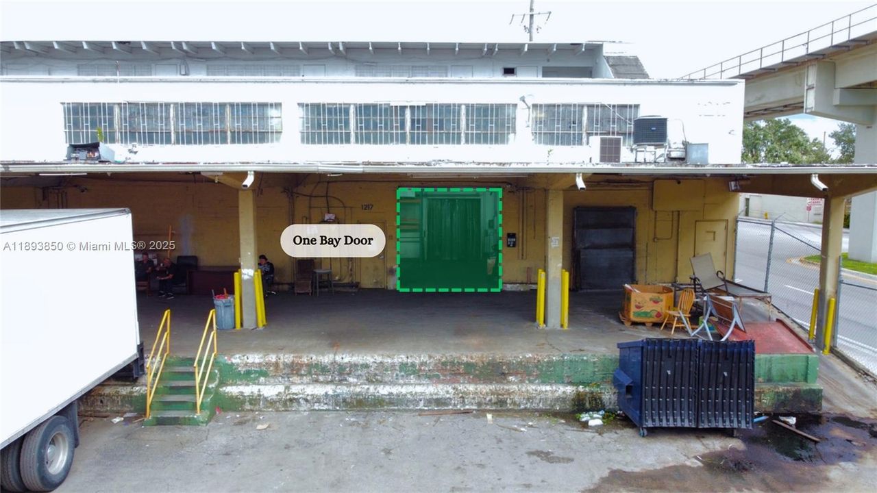Dock-High Loading with One Bay Door
