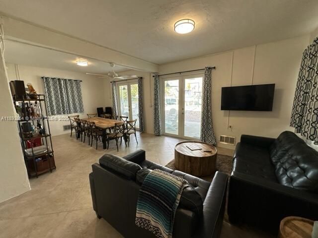 For Rent: $5,000 (3 beds, 3 baths, 1844 Square Feet)