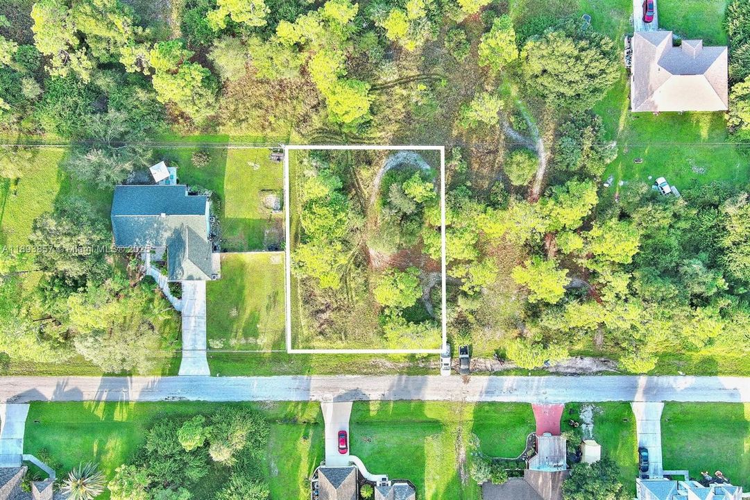 For Sale: $27,000 (0.33 acres)