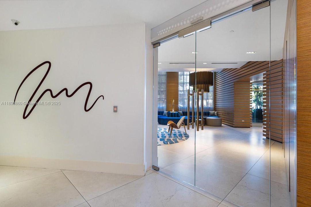 For Sale: $655,000 (2 beds, 2 baths, 1181 Square Feet)