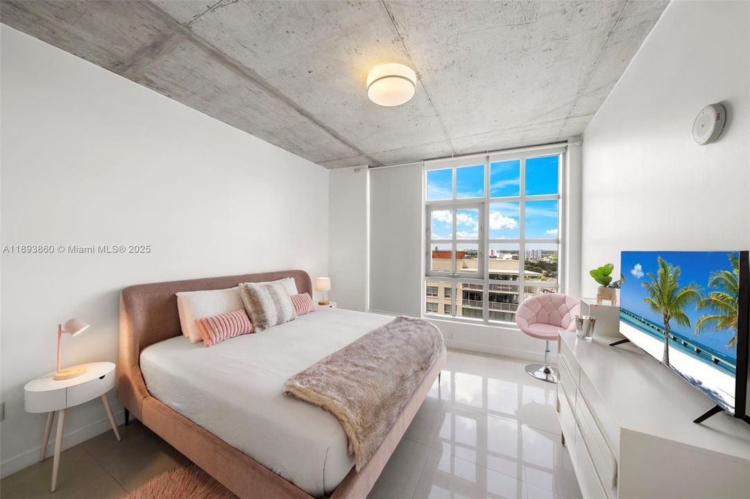 For Sale: $655,000 (2 beds, 2 baths, 1181 Square Feet)