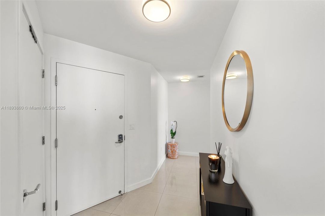 For Sale: $655,000 (2 beds, 2 baths, 1181 Square Feet)