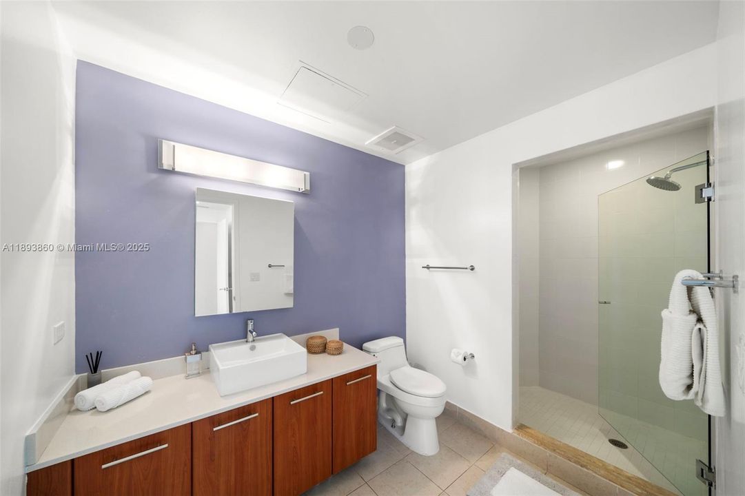 For Sale: $655,000 (2 beds, 2 baths, 1181 Square Feet)