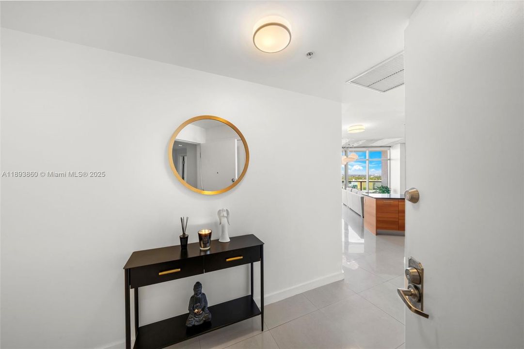 For Sale: $655,000 (2 beds, 2 baths, 1181 Square Feet)