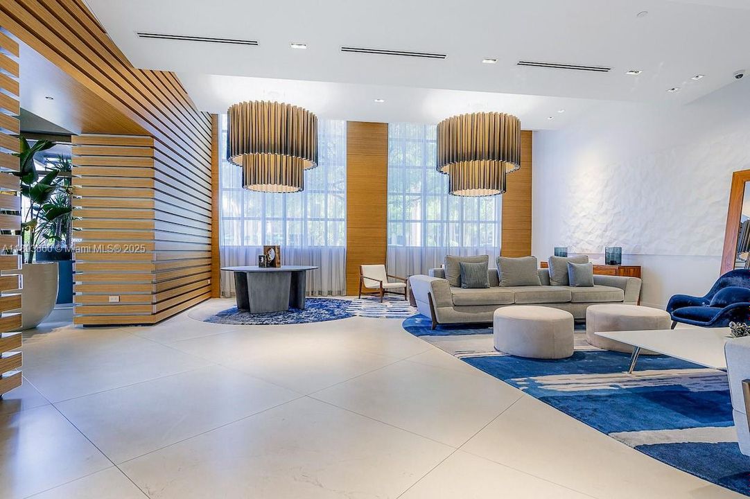 For Sale: $655,000 (2 beds, 2 baths, 1181 Square Feet)