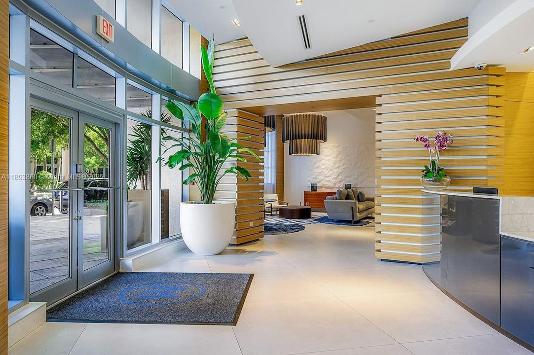 For Sale: $655,000 (2 beds, 2 baths, 1181 Square Feet)
