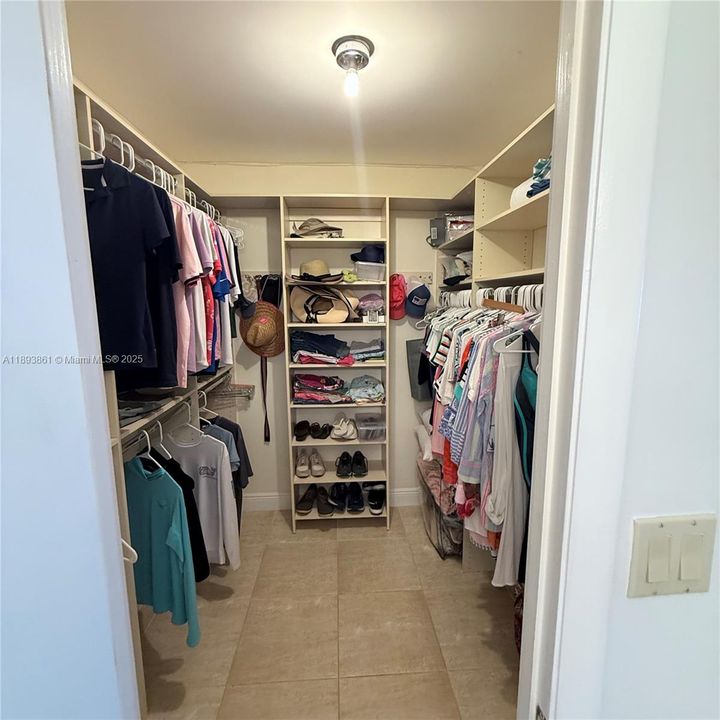 Active With Contract: $475,000 (1 beds, 1 baths, 1190 Square Feet)