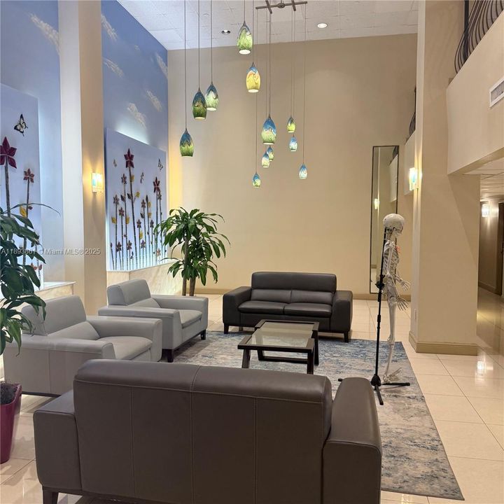 Active With Contract: $475,000 (1 beds, 1 baths, 1190 Square Feet)