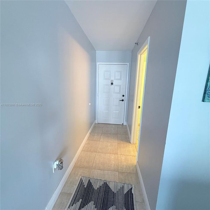 Active With Contract: $475,000 (1 beds, 1 baths, 1190 Square Feet)