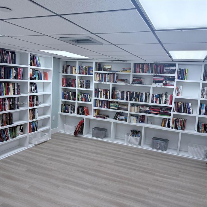 Active With Contract: $475,000 (1 beds, 1 baths, 1190 Square Feet)