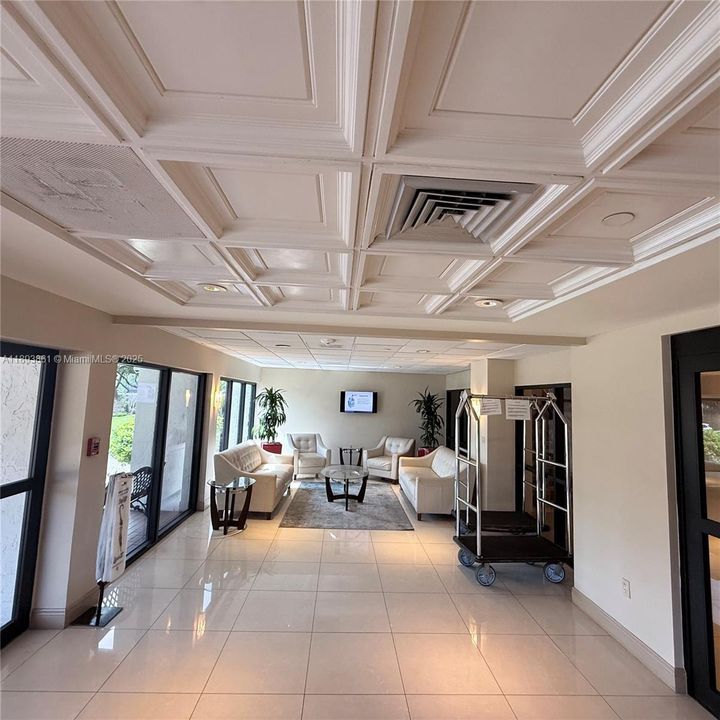 Active With Contract: $475,000 (1 beds, 1 baths, 1190 Square Feet)