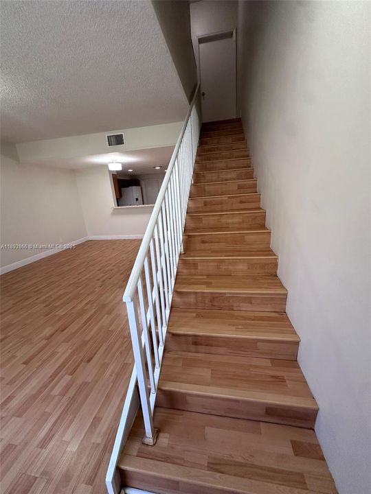 В аренду: $2,800 (2 спален, 2 ванн, 1131 Квадратных фут)