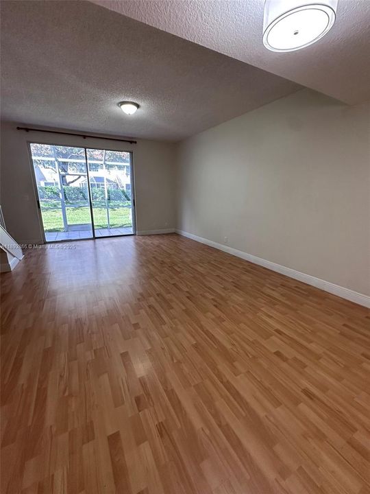 В аренду: $2,800 (2 спален, 2 ванн, 1131 Квадратных фут)