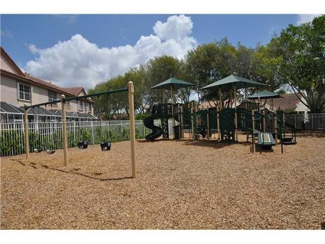 В аренду: $2,800 (2 спален, 2 ванн, 1131 Квадратных фут)