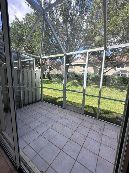 В аренду: $2,800 (2 спален, 2 ванн, 1131 Квадратных фут)