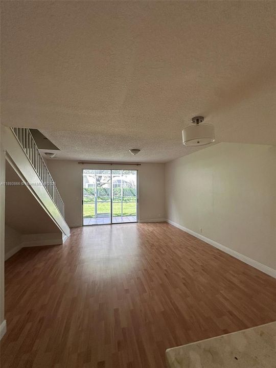 В аренду: $2,800 (2 спален, 2 ванн, 1131 Квадратных фут)