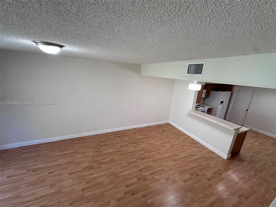 В аренду: $2,800 (2 спален, 2 ванн, 1131 Квадратных фут)