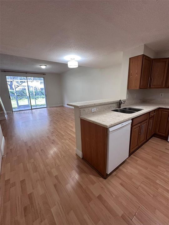 В аренду: $2,800 (2 спален, 2 ванн, 1131 Квадратных фут)