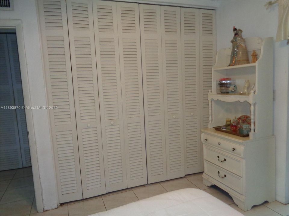 待售: $165,000 (1 贝兹, 1 浴室, 600 平方英尺)