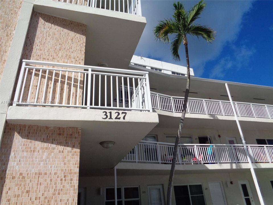 待售: $165,000 (1 贝兹, 1 浴室, 600 平方英尺)