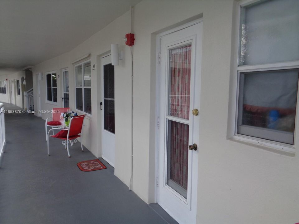 待售: $165,000 (1 贝兹, 1 浴室, 600 平方英尺)