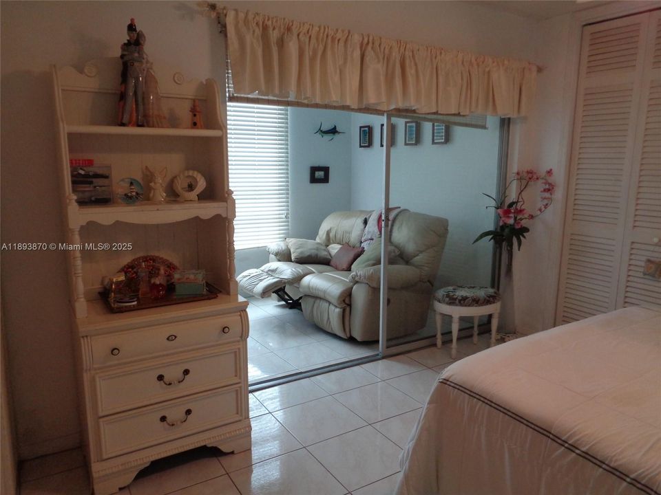 待售: $165,000 (1 贝兹, 1 浴室, 600 平方英尺)