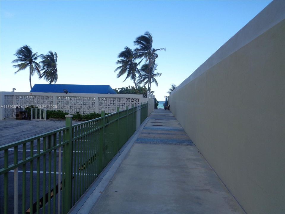 BEACH ENTRANCE