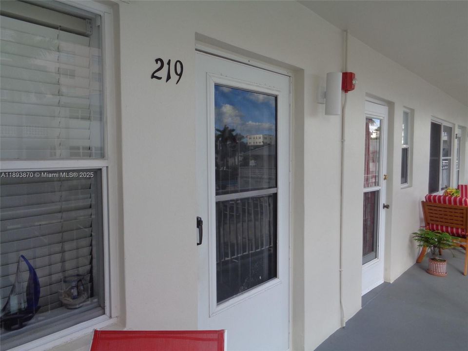 待售: $165,000 (1 贝兹, 1 浴室, 600 平方英尺)