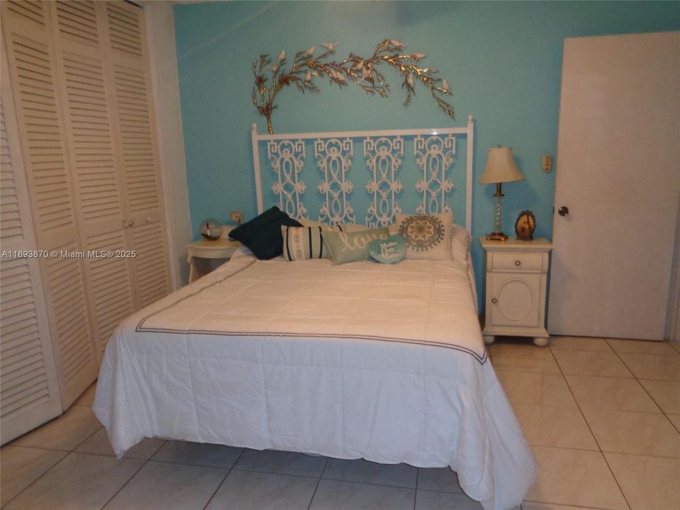 待售: $165,000 (1 贝兹, 1 浴室, 600 平方英尺)