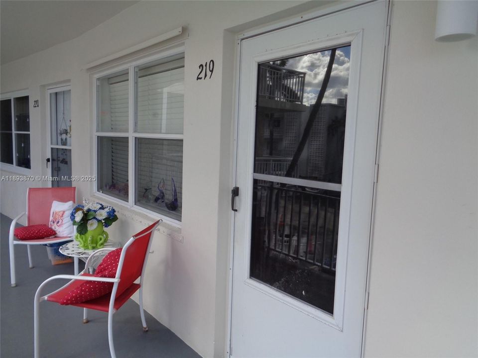 待售: $165,000 (1 贝兹, 1 浴室, 600 平方英尺)