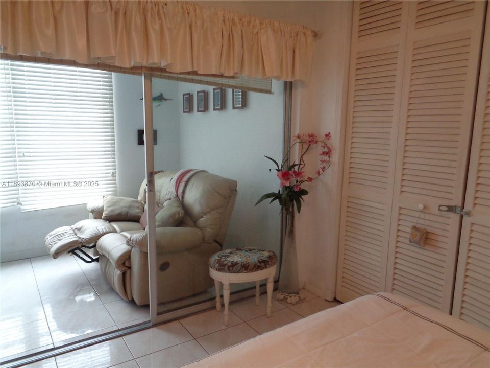 待售: $165,000 (1 贝兹, 1 浴室, 600 平方英尺)