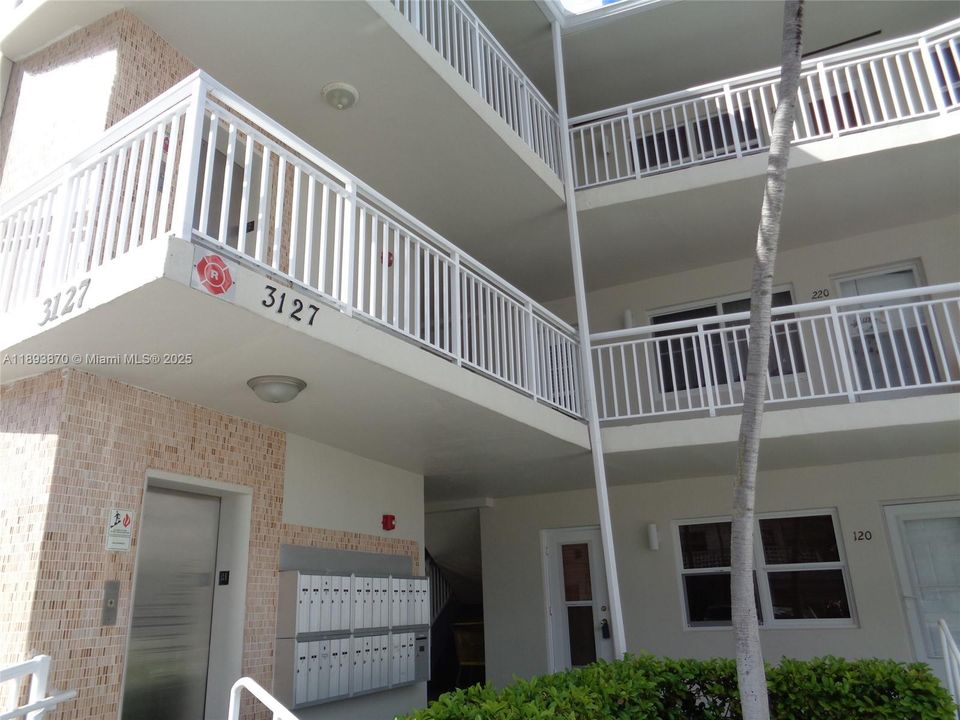 待售: $165,000 (1 贝兹, 1 浴室, 600 平方英尺)