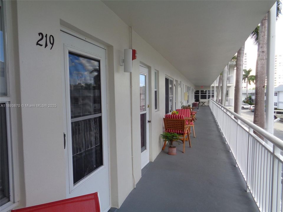 待售: $165,000 (1 贝兹, 1 浴室, 600 平方英尺)