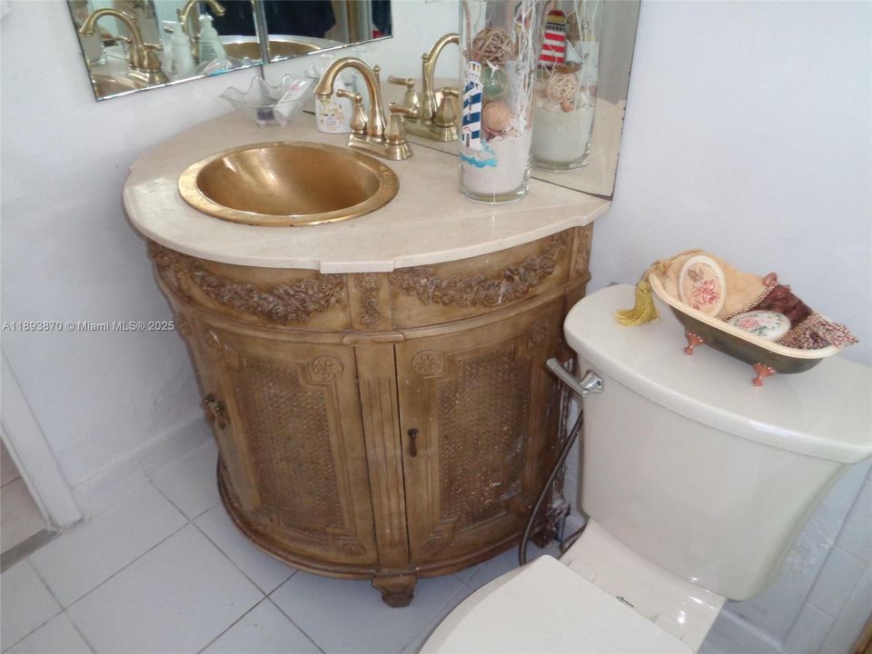 待售: $165,000 (1 贝兹, 1 浴室, 600 平方英尺)