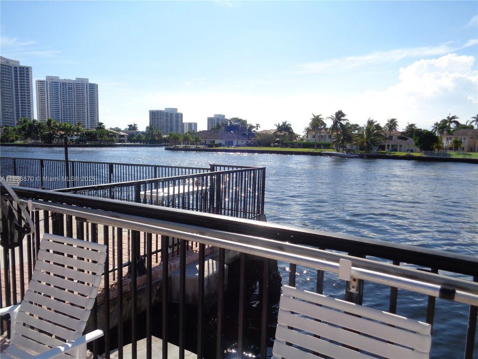 待售: $165,000 (1 贝兹, 1 浴室, 600 平方英尺)