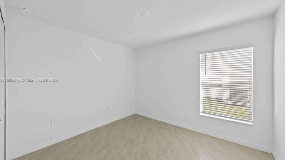 В аренду: $2,380 (3 спален, 2 ванн, 0 Квадратных фут)