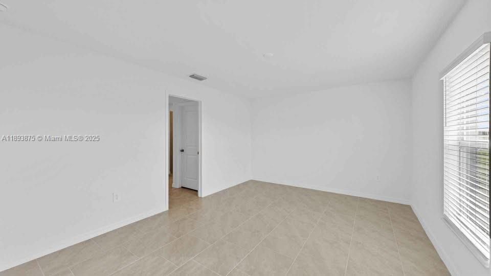 В аренду: $2,380 (3 спален, 2 ванн, 0 Квадратных фут)