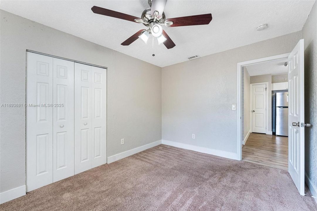 Недавно продано: $372,000 (3 спален, 2 ванн, 1106 Квадратных фут)