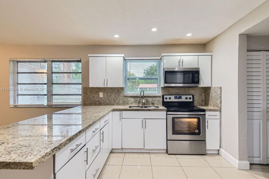 Active With Contract: $456,000 (3 beds, 2 baths, 1180 Square Feet)